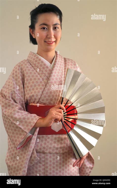Japanese Woman In Kimono Kyoto Japan Mr Stock Photo Alamy
