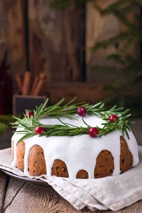 Decorating A Bundt Cake For Christmas The Cake Boutique
