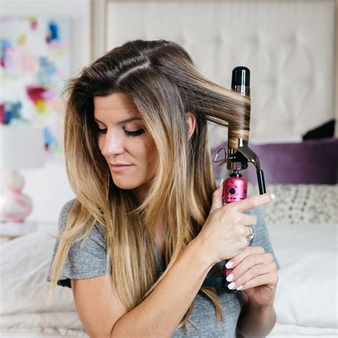 Hair volume is determined by the following elements: How To Get Volume In Your Hair - Quick And Easy Tips