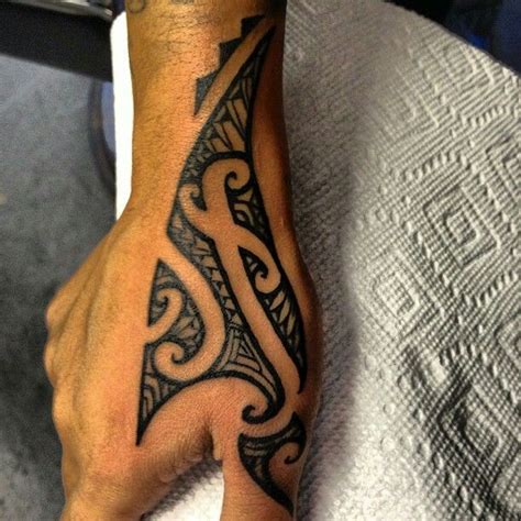 Maori Polonaysian Tattoo Hand Tattoos For Guys Tribal Hand Tattoos Tattoos