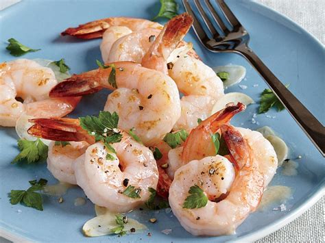 The bad news is that cooked shrimp doesn't last long if it is left at room temperature. How Long Can You Store Cooked Shrimp in the Fridge?