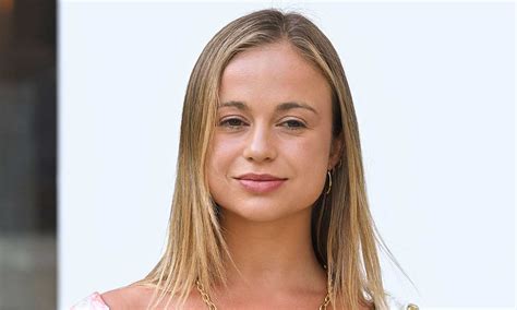 Prince Harrys Cousin Lady Amelia Windsor Stuns In Tank Top For Luxury