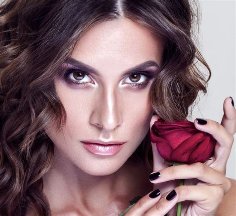 827025 Roses Fingers Brown Haired Face Glance Rare Gallery Hd Wallpapers