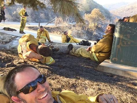 Firefighters Selfie After Battling California Wildfires Goes Viral Firefighter Selfie Pics