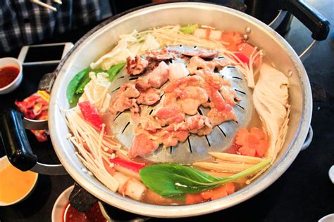 Besides bbq and steamboat set, they have affordable ala carte menu as well with lots of authentic thai dishes included. Charcoal Thai: Singapore Mookata Review
