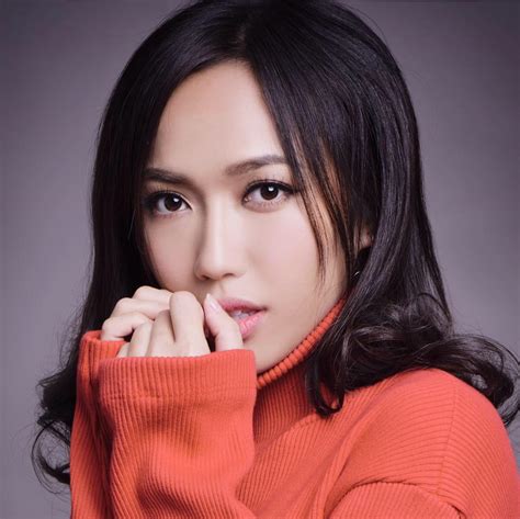 Diệu nhi đăng ảnh kỷ niệm 2193 ngày hẹn hò, tương đương với 6 năm. Tiểu sử diễn viên Diệu Nhi