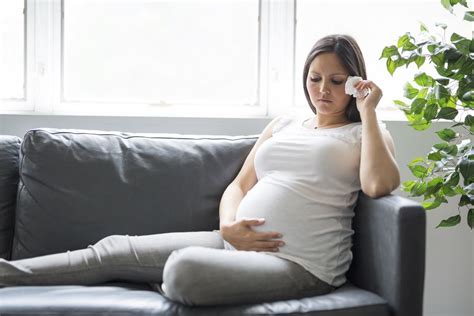 What It S Really Like To Feel Depressed During Pregnancy
