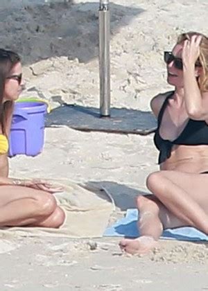 Gwyneth Paltrow In Black Bikini On The Beach In Cabo San Lucas Gotceleb