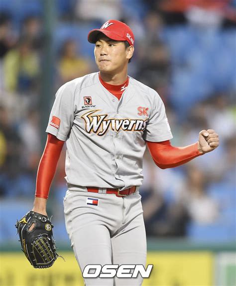 김광현 창업진흥원장은 9일 아주경제와의 인터뷰에서 창업지원에 비대면 방식을 적극적으로 활용해 국내 창업지원 전담기관인 창업진흥원(창진원)을 이끄는 김광현 원장은 9일 아주경제와의 인터뷰에서. '김광현 VS 클로이드 리턴매치' 이번에도 김광현 웃었다 - 조선 ...