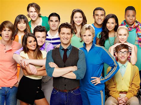 Download American Tv Series Glee Cast Members Wallpaper