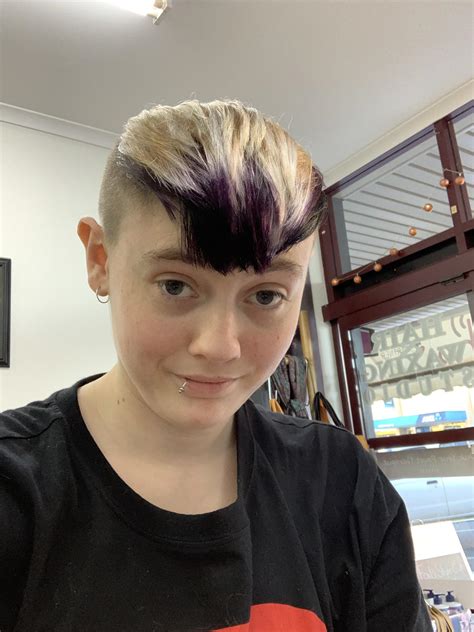 Nonbinary Hair : How I M Learning To Live My Best Non Binary Life Dazed Beauty : Someone who 