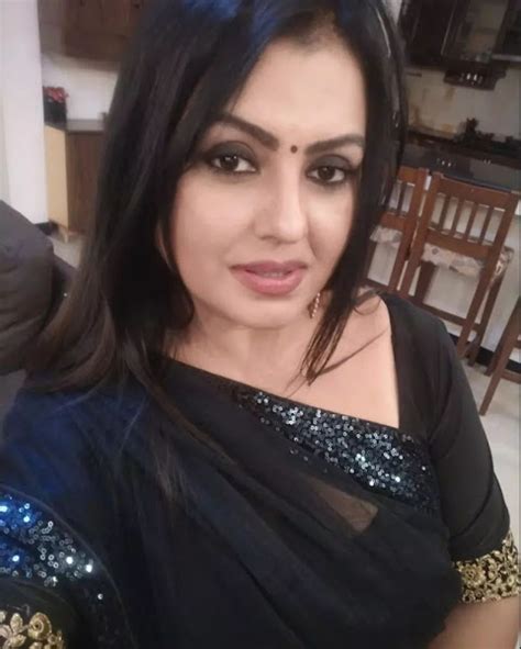 50 Hot Selfie Pics Of Sona Heiden In Sarees Popular Hot South Indian