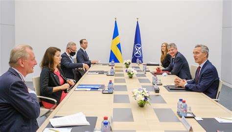 Besökte kosovo i sin roll som ordförande för organisationen för säkerhet och samarbete i europa, osse. Utrikesminister Ann Linde i samtal med Natos ...