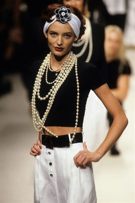 Chanel Spring 1995 Ready To Wear Collection Runway Looks Beauty