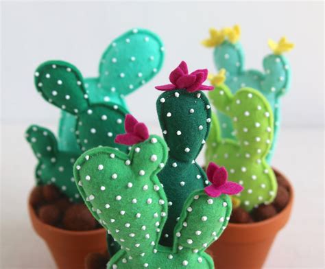 You can feed your plants all the nutrients. Felt Cactus DIY | Do it yourself ideas and projects
