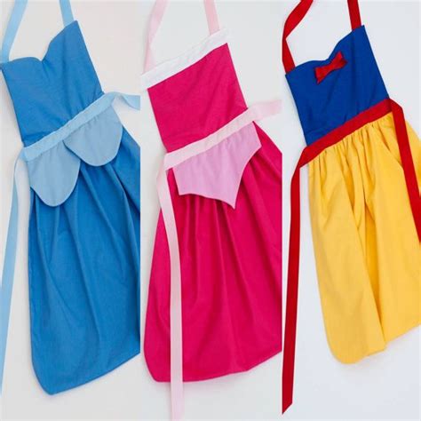 Holiday Special Disney Princess Classic Collection Dress Up Apron Set