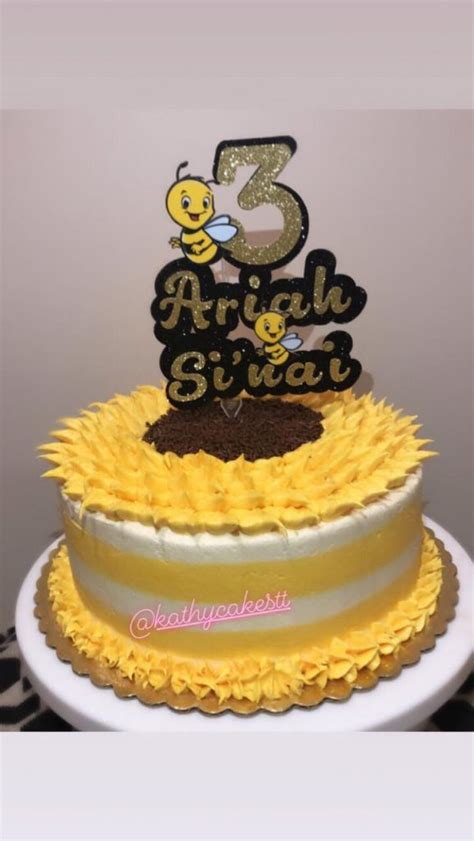 We make special custom cakes on all your special occasions including birthdays and weddings in petaling jaya. CUSTOMISED CAKE TOPPER -BUMBLE BEES - cakewarehousett.com