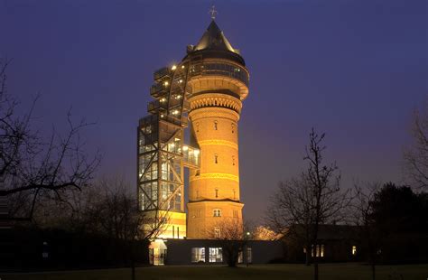 Die filiale erstreckt sich auf 1000 m² und bietet dir eine riesige auswahl an hochwertigen markenfliesen zum kleinen preis. Aquarius Wassermuseum Mülheim an der Ruhr Foto & Bild ...