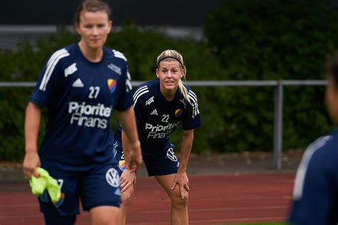 Accedez aux statistiques foot de ce joueur (stats, buts, penaltys, et cartons). Olivia Schough | Olivia Schough under träning 200806 ...