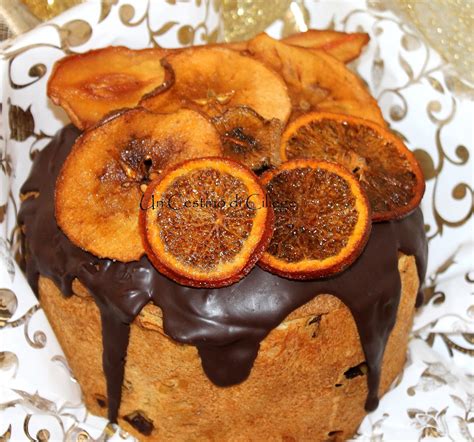 Uova, zucchero, burro, latte, farina, lievito per. Panettone farcito con crema all'arancia senza uova e latte ...