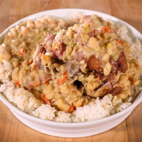 A texas inspired pinto beans with ham hock recipe that is seasoned with plenty of chili powder and cumin like the pot of beans we grew up with. Creole White Beans and Ham Hocks | recteq