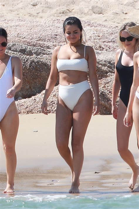 A history of all his romances from selena gomez to sofia richie to hailey baldwin. Selena Gomez in a Bikini 02/11/2019 (more pics)