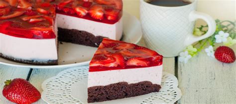 Light whipped topping of full fat. Strawberry Mousse Cake - low calorie dessert for your diet