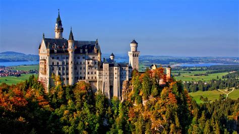 We show you the story of the magic castle #neuschwanstein ⛰. Schloss Neuschwanstein - die 100 schönsten Orte mit dem ...