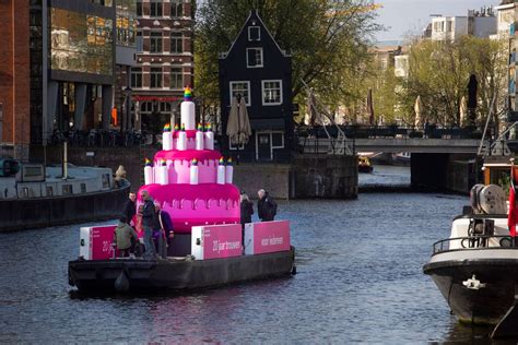 Pink Cake On Canals Amsterdam Celebrates Same Sex Weddings
