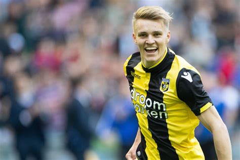 Martin ødegaard is a norwegian professional football player who best plays at the center attacking midfielder position for the real madrid in the laliga santander. Martin Ødegaard / Fichajes Real Sociedad: Cesión de Martin ...