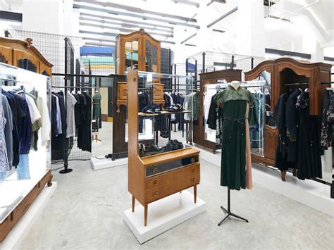 With its unique selection of curated designers and artists, dover street market singapore is set to be an incredible shopping experience. Dover Street Market Singapore | Shopping in Tanglin, Singapore
