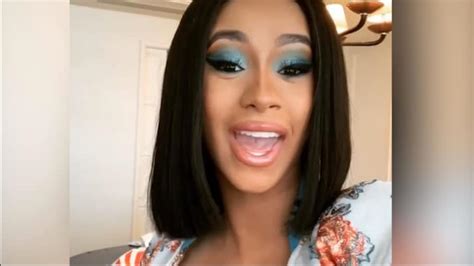 Our Country Is In A Hellhole Right Now Cardi B Calls Out Trump Over