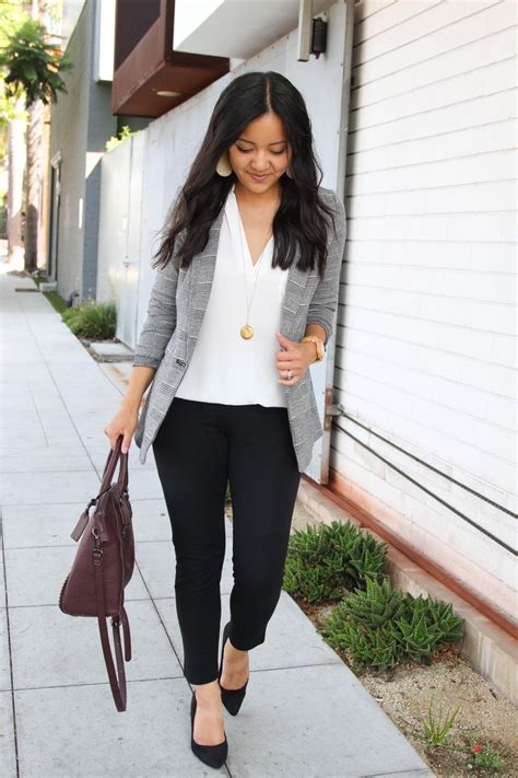 10 trendy business casual outfits for women that you need in your closet now