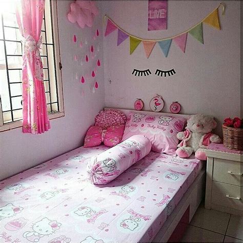 Rancangan gambar hello kitty yg bagus dan mudah untuk lukisan di dinding : 16 Ide Dekorasi Dan Menata Kamar Kost Makin Keren 2021 ...