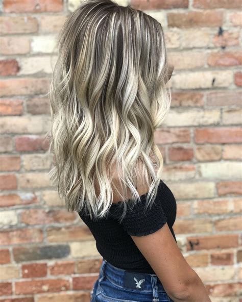Balayage Highlights Balayagehighlights Blonde Hair With Roots Hair Styles Blonde Hair Color