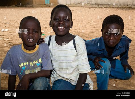 Boys Senegal Hi Res Stock Photography And Images Alamy
