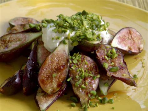 Grilled Honey Orange Figs With Mascarpone And Pistachios