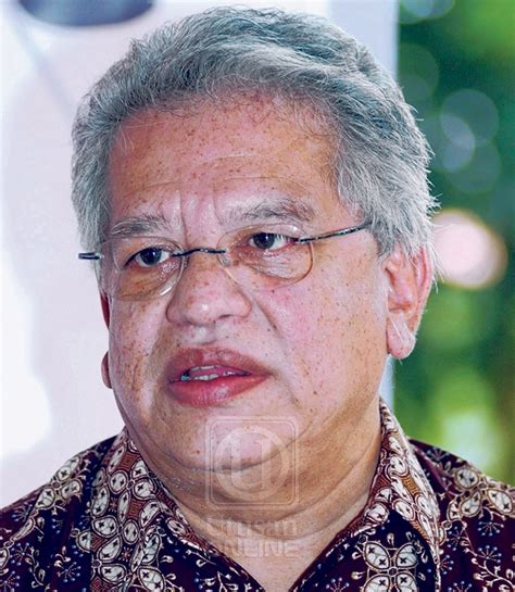 2006'dan 2008'e kadar malezya turizm bakanı idi ve genel sekreteri olarak atandı. abnmulya.blogspot.com: Penggantungan jawatan Muhyiddin ...