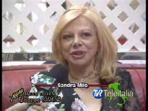 She made her film debut in 1955 alongside alberto sordi in the bachelor. SANDRA MILO intervistata a GRANDE CINEMA - YouTube