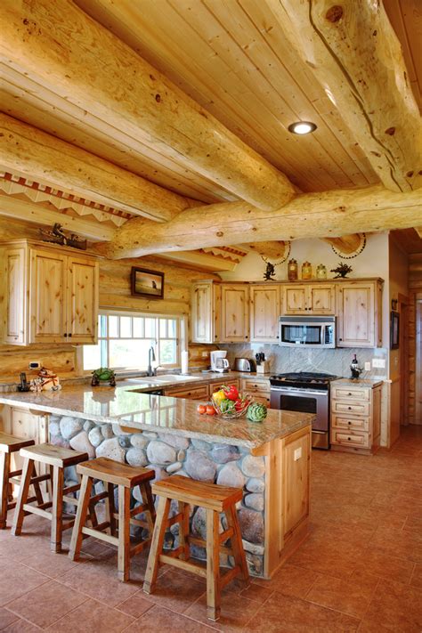 Los elemenos decorativos y útiles de cocina. Cocina rústica con vigas de madera. Fotos para que te ...