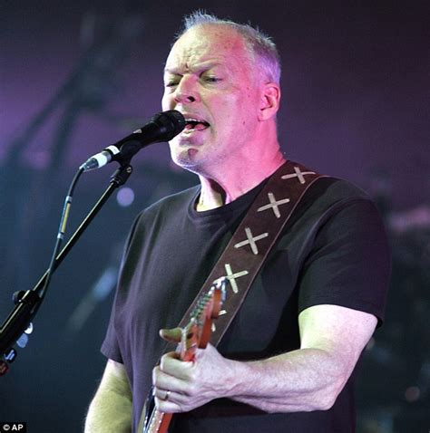 Pink Floyd S David Gilmour Announces First Tour In A Decade And New