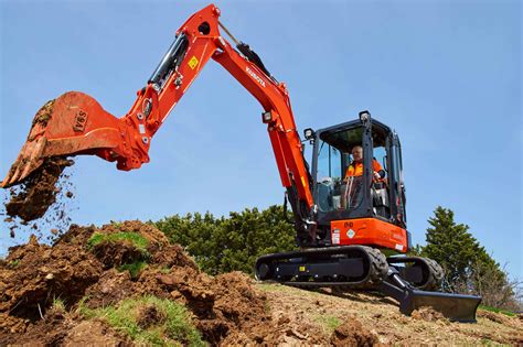 What To Do When Your Excavator Breaks Down On The Job Allclass Kubota
