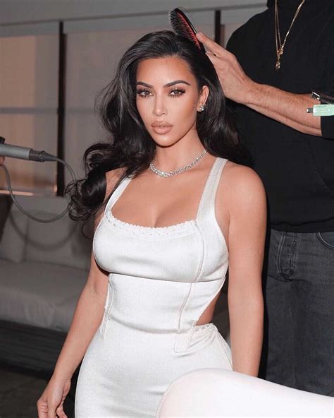 Social media queen kardashian west has parlayed reality tv into an actual fortune, selling a mobile game, cosmetics and #24 kim kardashian west. Why Kim's Christmas Card Doesn't Include The Full ...