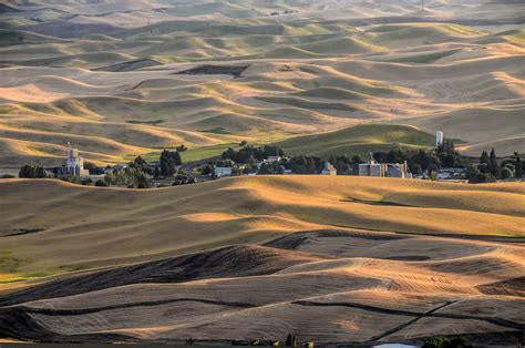 Palouse Small Farming Town Small Town Nestled In The Rolli Flickr