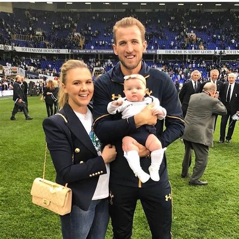 Well before harry kane was leading the charge for the england. Casado com amor de infância e louco por pets: conheça ...