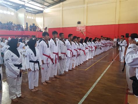 Terdapat 5 jenis variasi yang bisa anda pahami perihal gaji umr cimahi serta gaji umk cimahi. Tkd Cimahi - Contoh Program Ekstrakurikuler Taekwondo SD, SMP/MTs, SMA ... / When taekwondo is ...