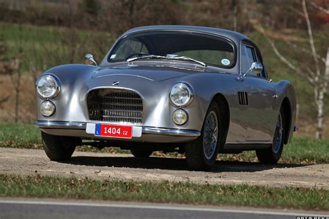 The crew is considered to include three members. TALBOT LAGO T14 LS Speciale for sale