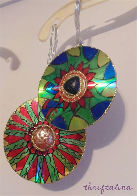 Decorating ideas· thrifted home decor ideas. thriftalina by Angelina Rose: Upcycled CD Ornaments ~ Easy ...