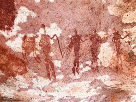Astonishing Ancient Cave Wall Paintings Over 10000 Years Old Totally