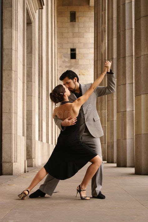 Tango Dancers Couple Tango Dancing In Buenos Aires Argentina Spon Couple Tango Tango